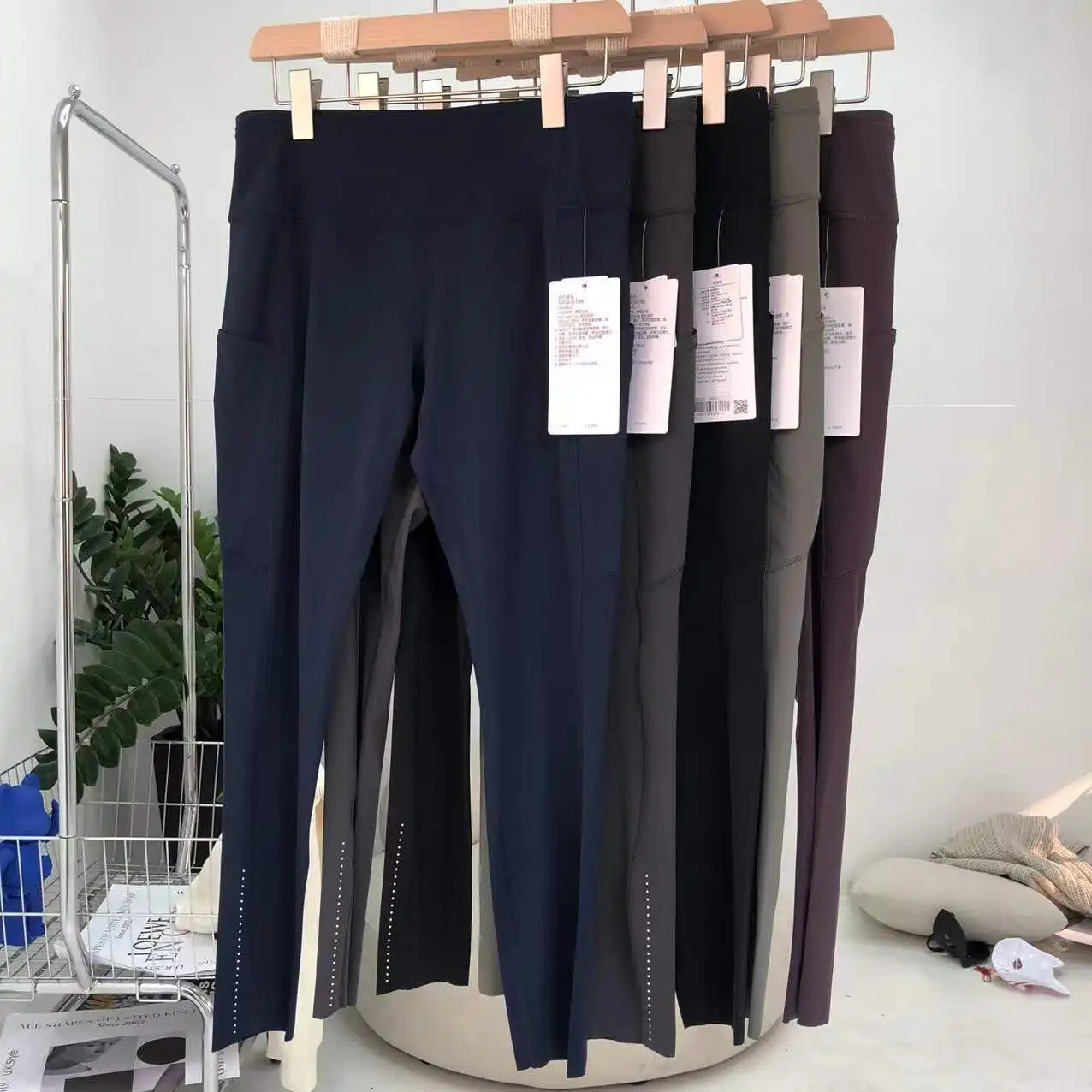 Factory's remaining orders for high-quality tight pants tail goods